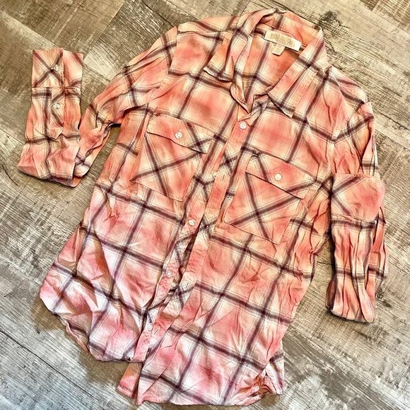 Super light plaid button down - Picture 2 of 2